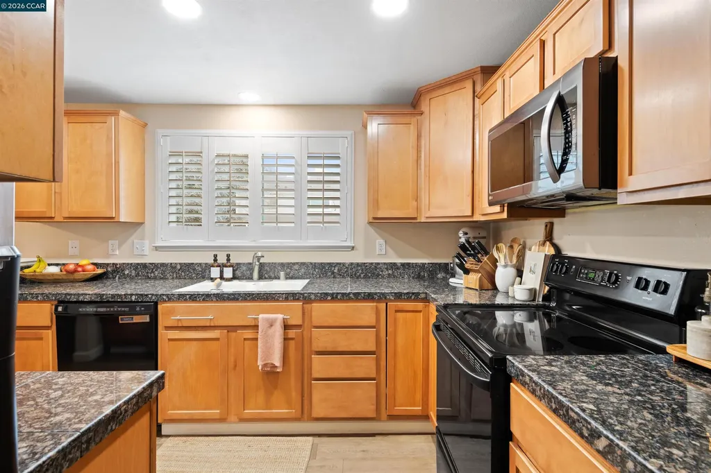 2721 Oak Road Walnut Creek CA 94597