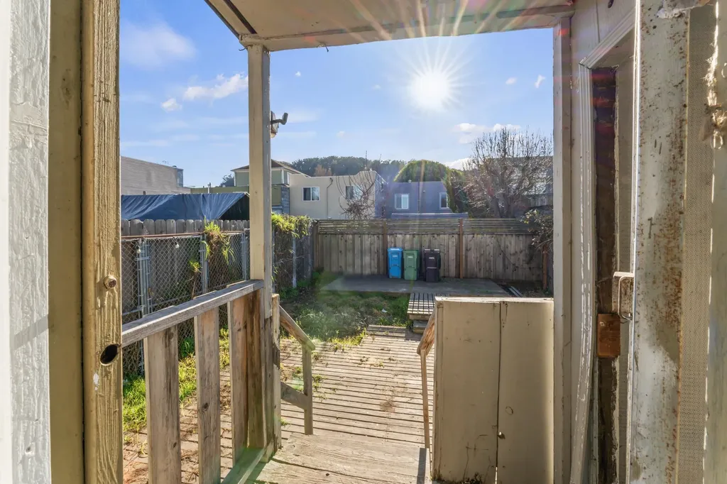 1213 Egbert Avenue San Francisco CA 94124