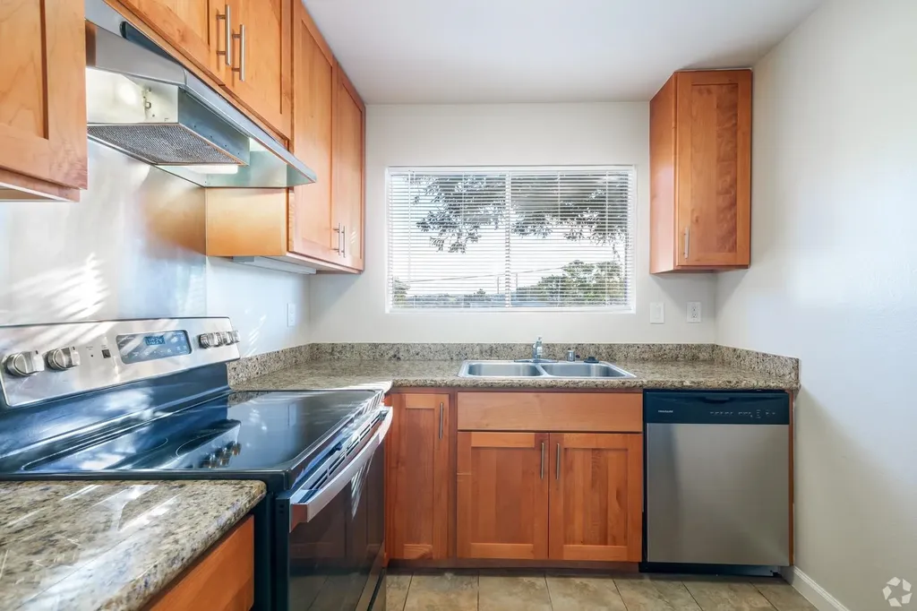 900 Alvarez Avenue Pinole CA 94564