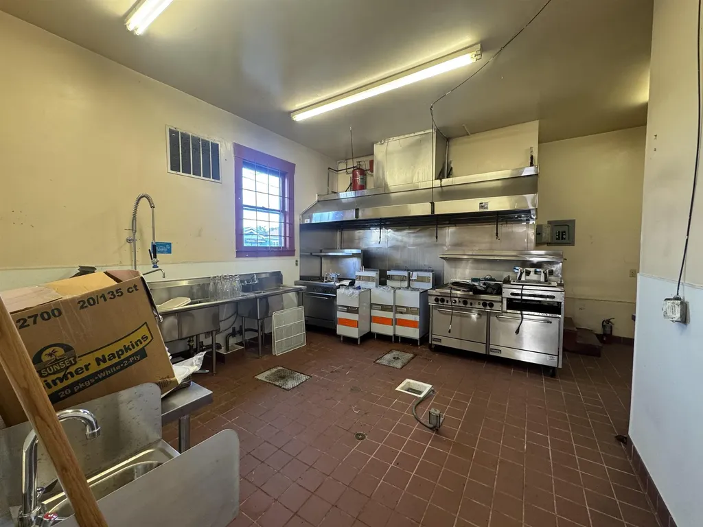 10800 Bancroft Oakland CA 94603