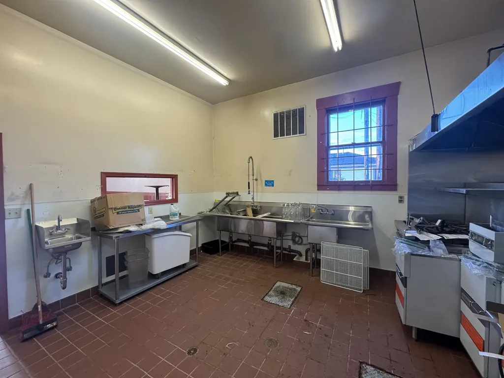 10800 Bancroft Oakland CA 94603
