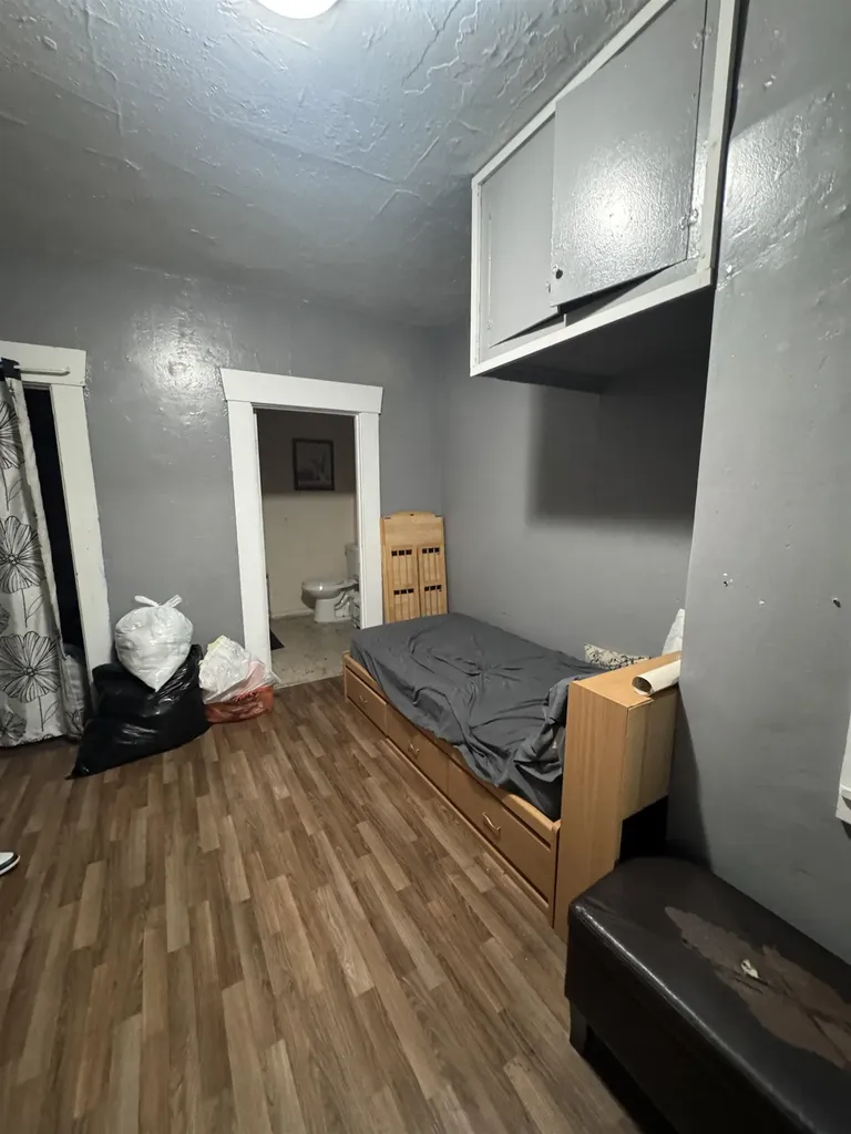 10800 Bancroft Oakland CA 94603