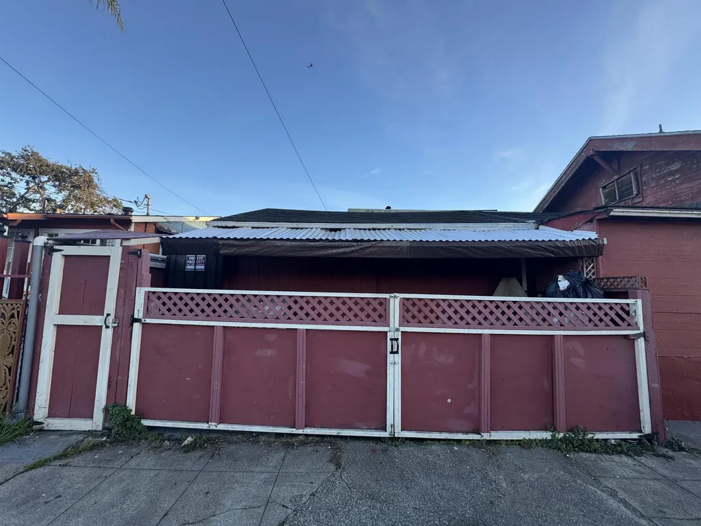 10800 Bancroft Oakland CA 94603