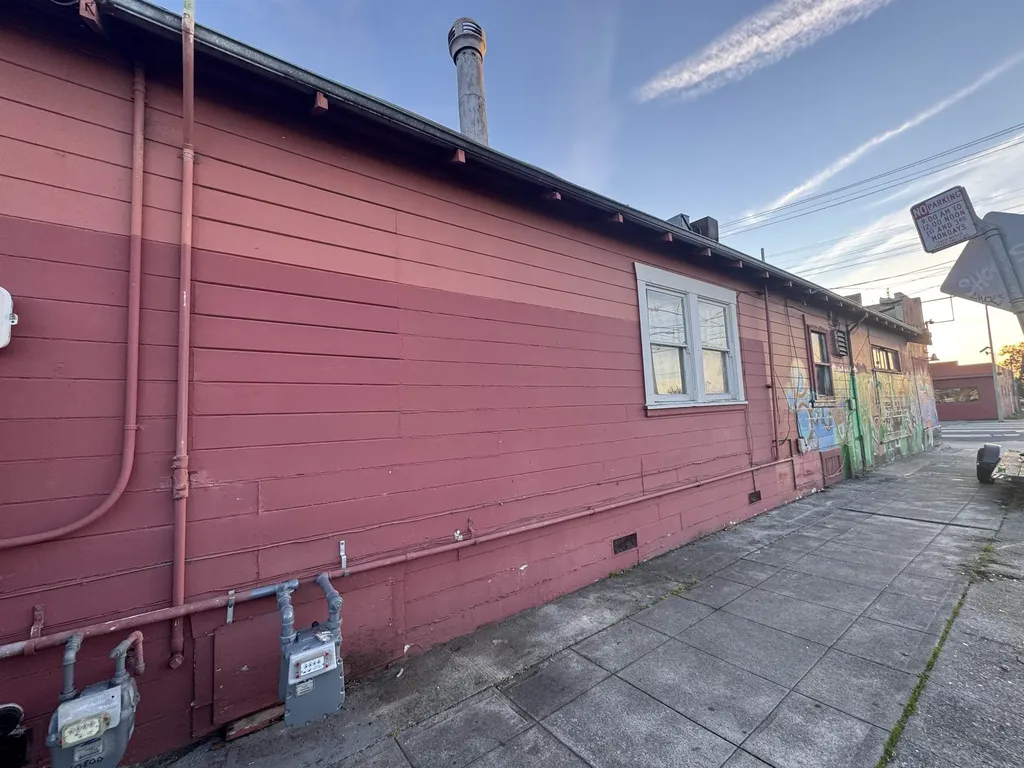 10800 Bancroft Oakland CA 94603