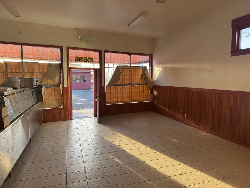 10800 Bancroft Oakland CA 94603