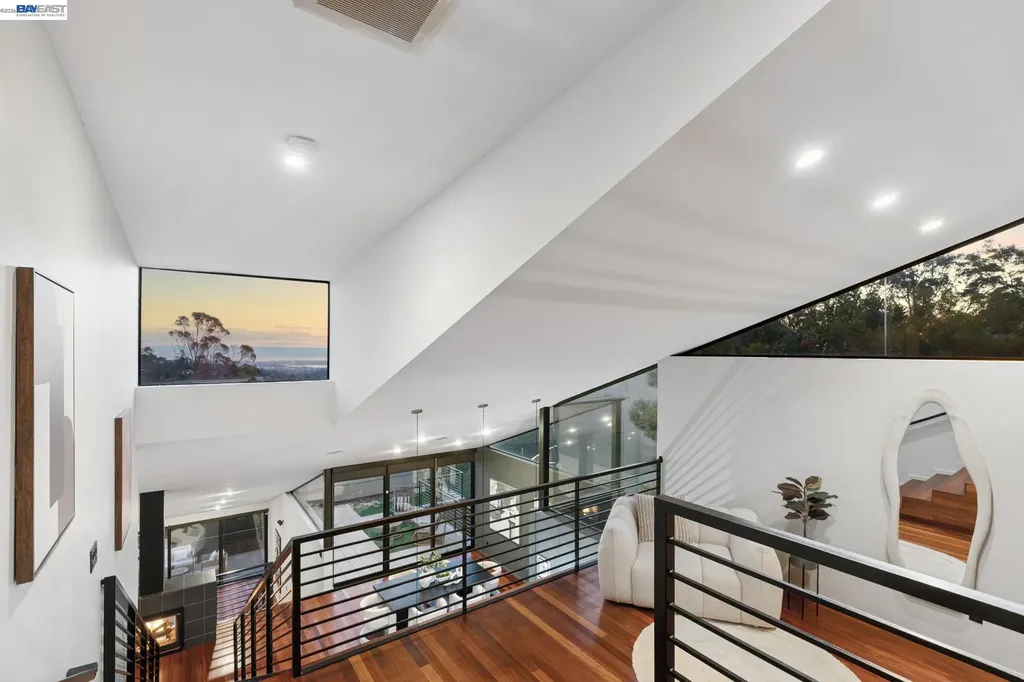 6353 Skyline Boulevard Oakland CA 94611