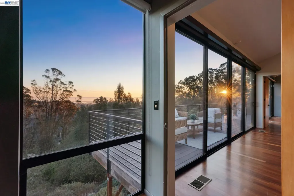 6353 Skyline Boulevard Oakland CA 94611