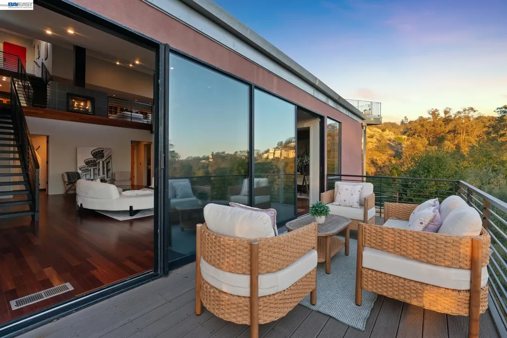 6353 Skyline Boulevard Oakland CA 94611