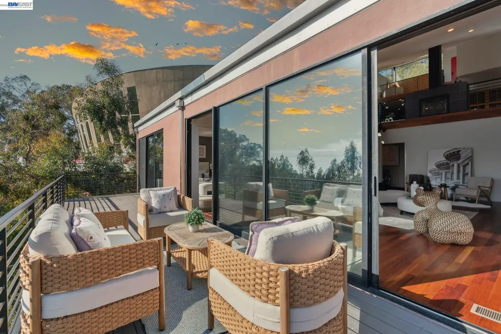 6353 Skyline Boulevard Oakland CA 94611