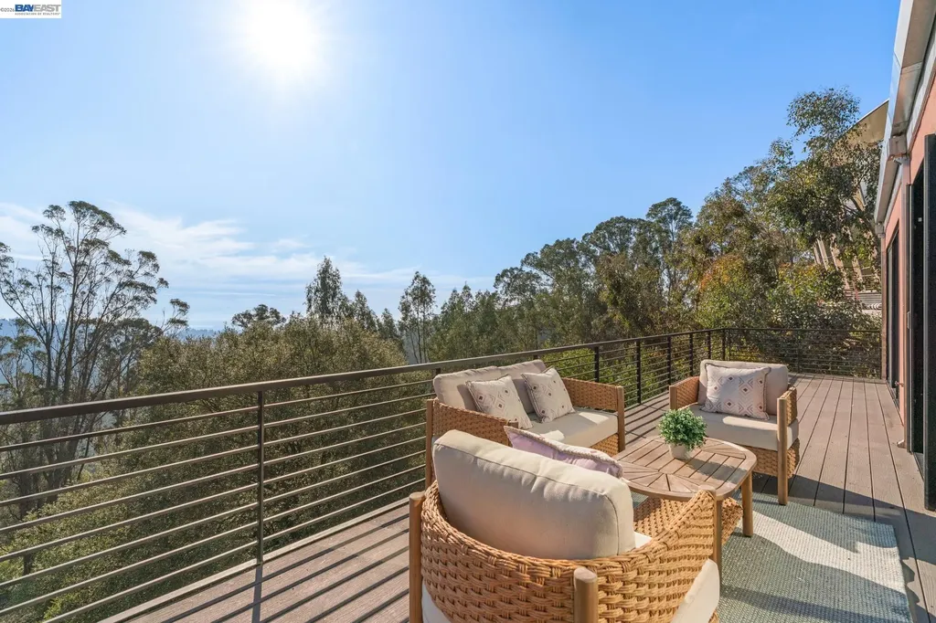 6353 Skyline Boulevard Oakland CA 94611