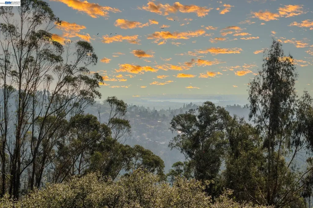 6353 Skyline Boulevard Oakland CA 94611