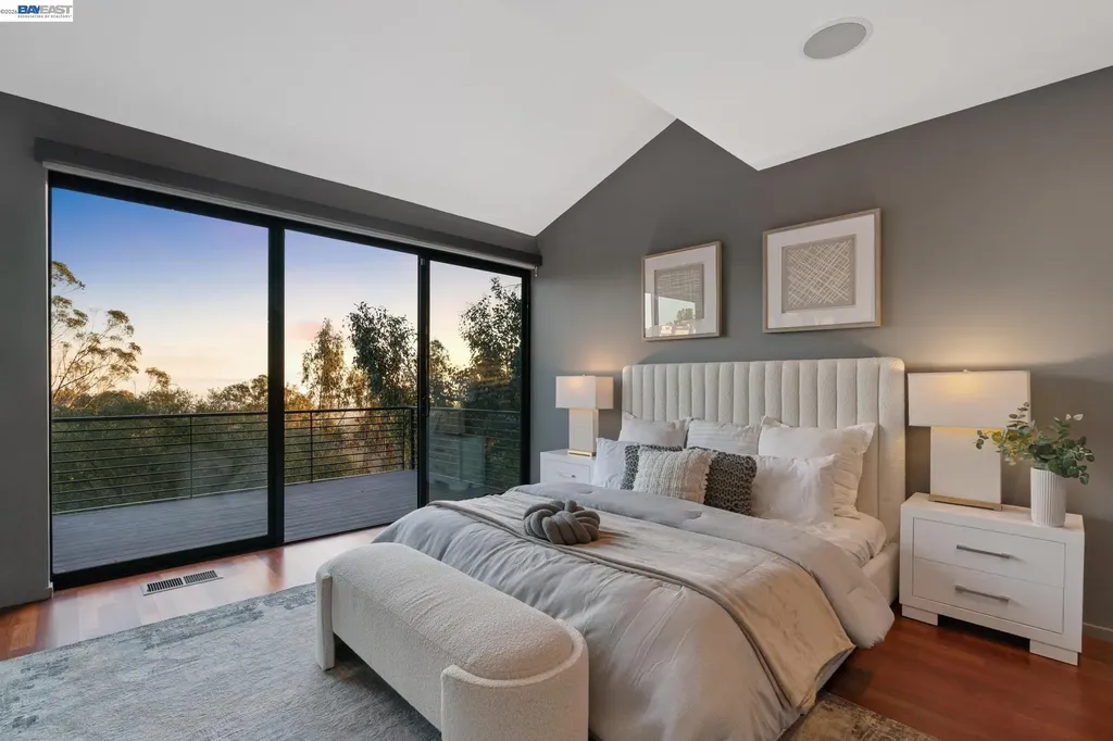 6353 Skyline Boulevard Oakland CA 94611