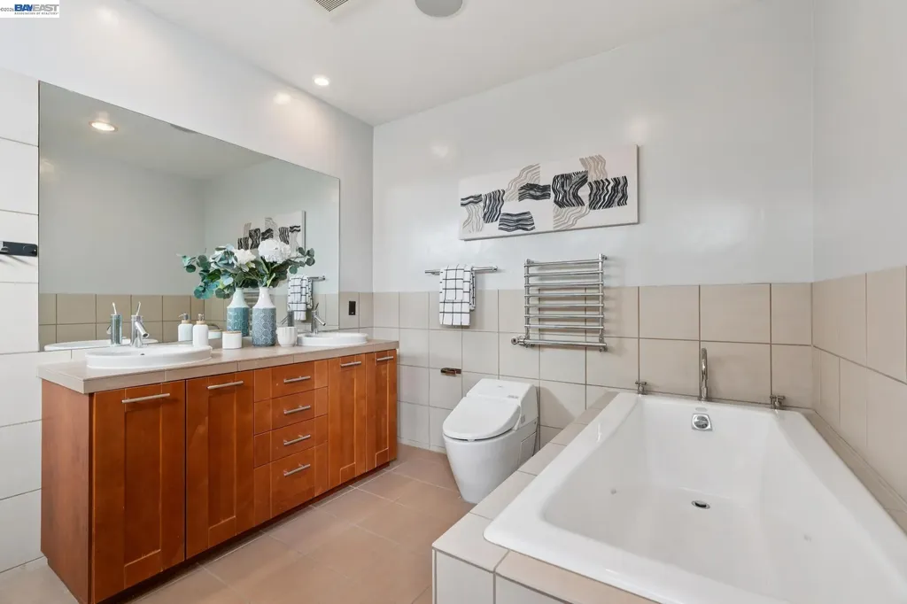 6353 Skyline Boulevard Oakland CA 94611