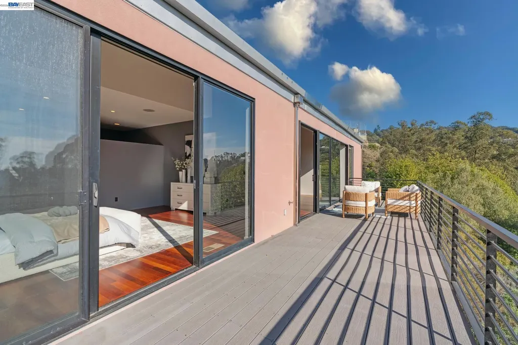 6353 Skyline Boulevard Oakland CA 94611