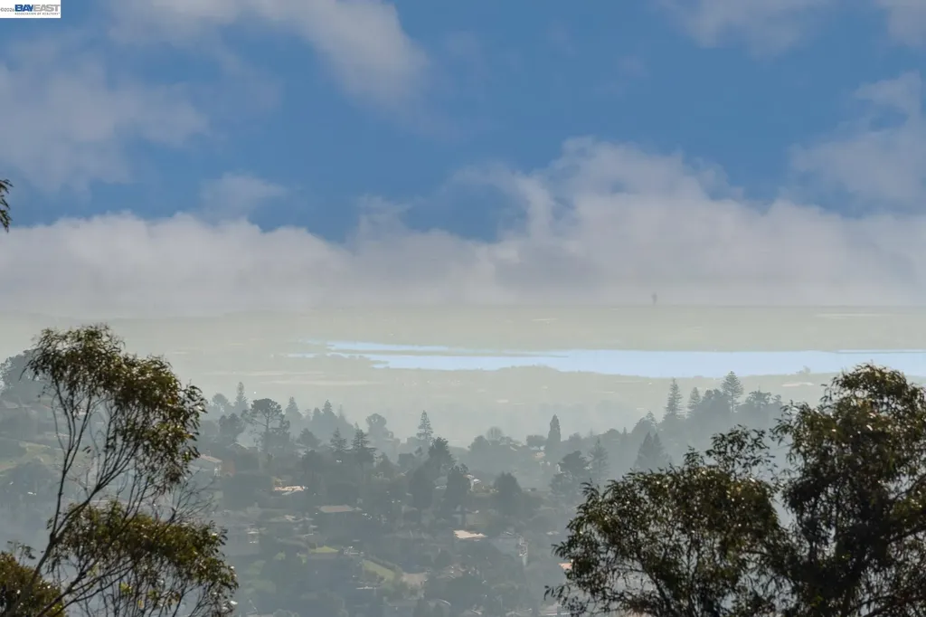 6353 Skyline Boulevard Oakland CA 94611