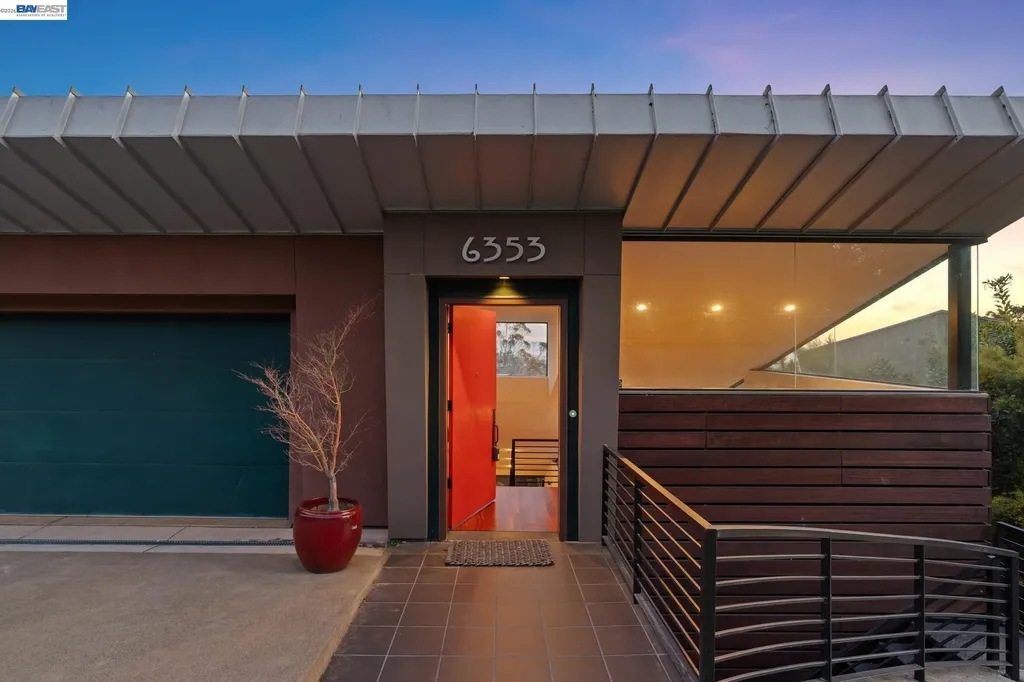 6353 Skyline Boulevard Oakland CA 94611