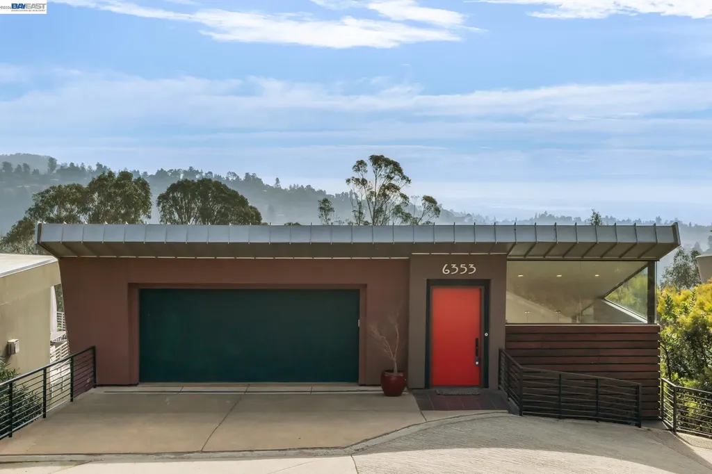 6353 Skyline Boulevard Oakland CA 94611