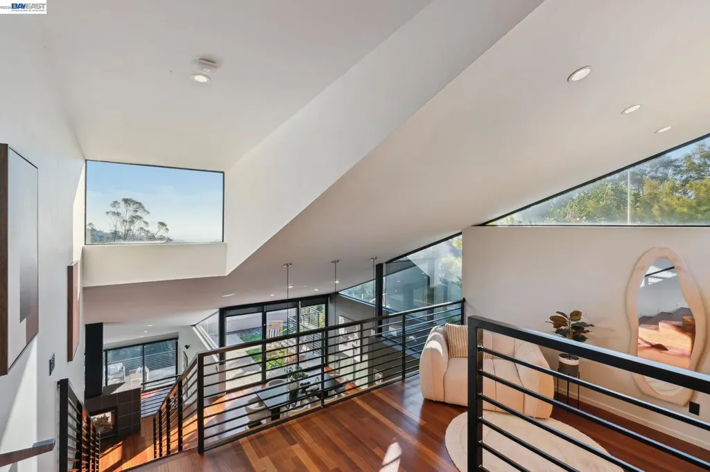 6353 Skyline Boulevard Oakland CA 94611