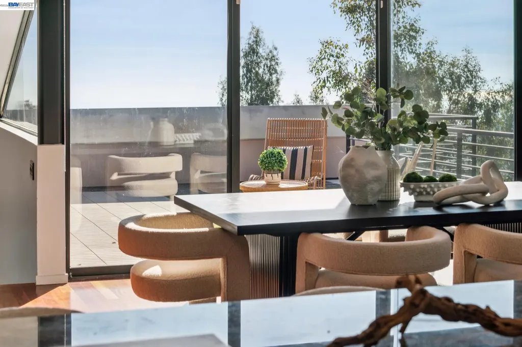 6353 Skyline Boulevard Oakland CA 94611