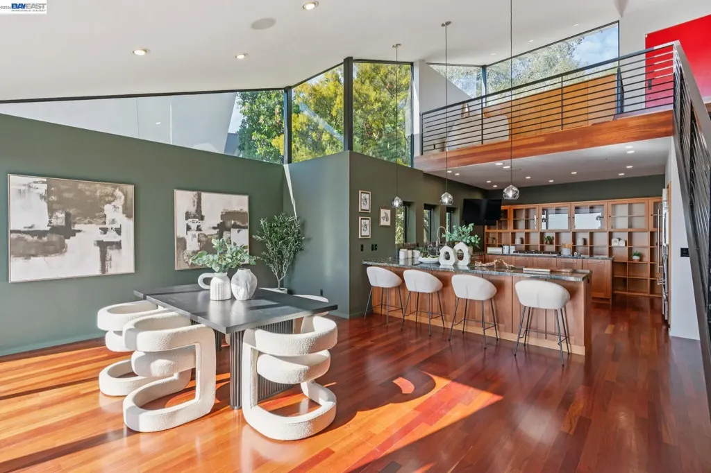 6353 Skyline Boulevard Oakland CA 94611