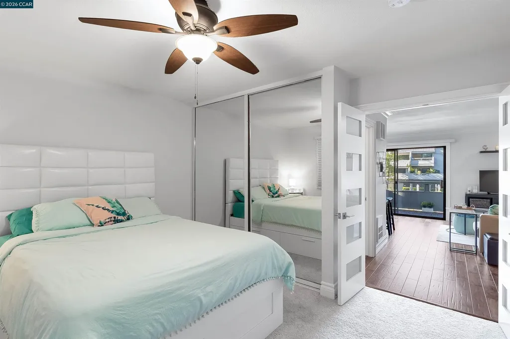 1 Embarcadero W Oakland CA 94607