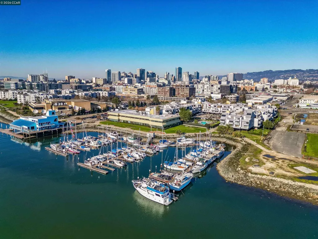 1 Embarcadero W Oakland CA 94607