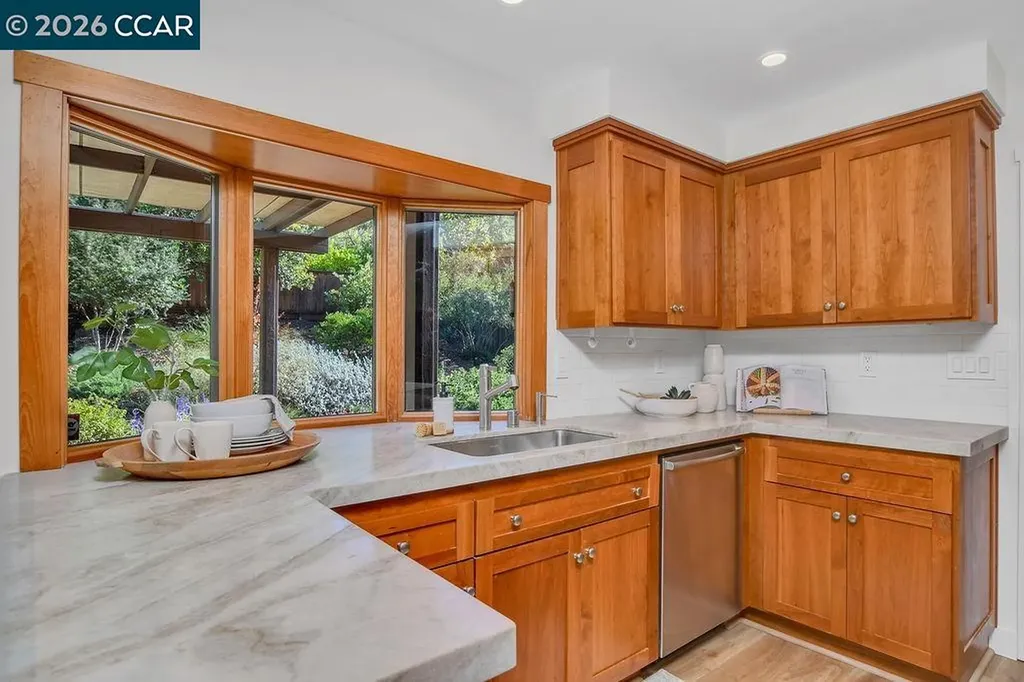 916 Calle Verde Martinez CA 94553