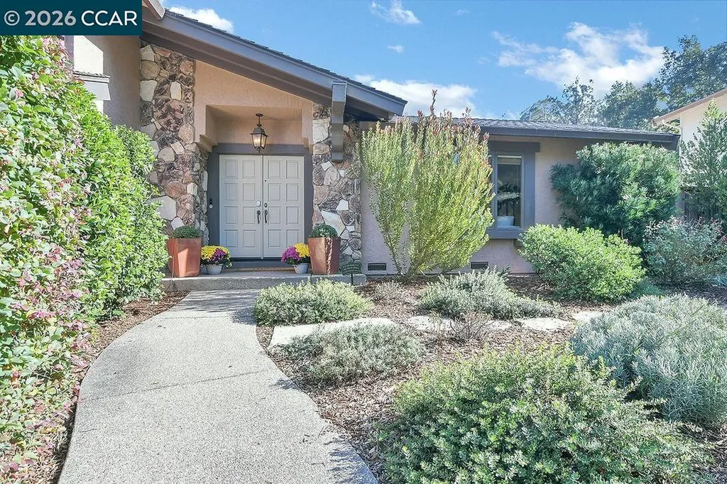 916 Calle Verde Martinez CA 94553