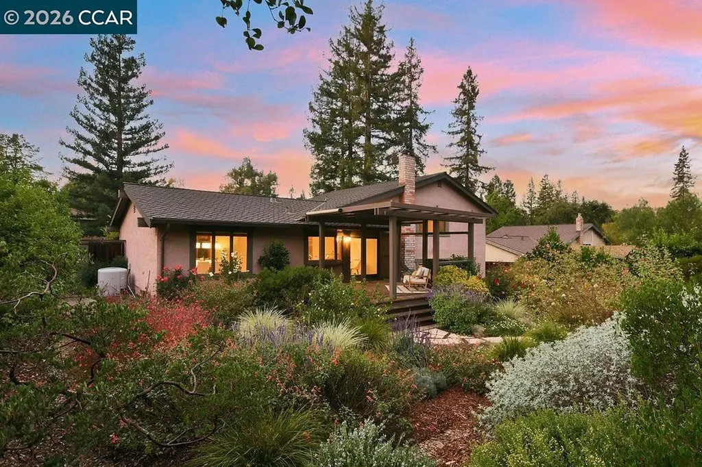 916 Calle Verde Martinez CA 94553