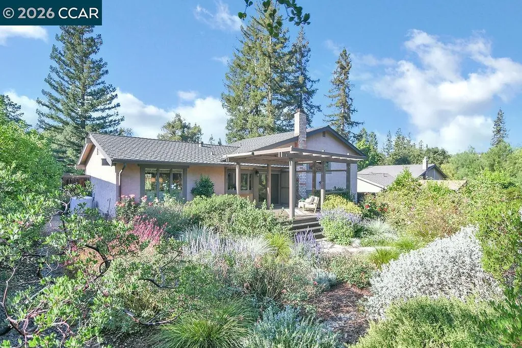 916 Calle Verde Martinez CA 94553