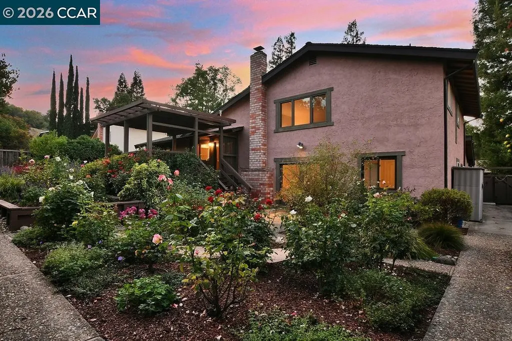 916 Calle Verde Martinez CA 94553