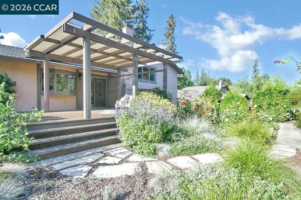 916 Calle Verde Martinez CA 94553