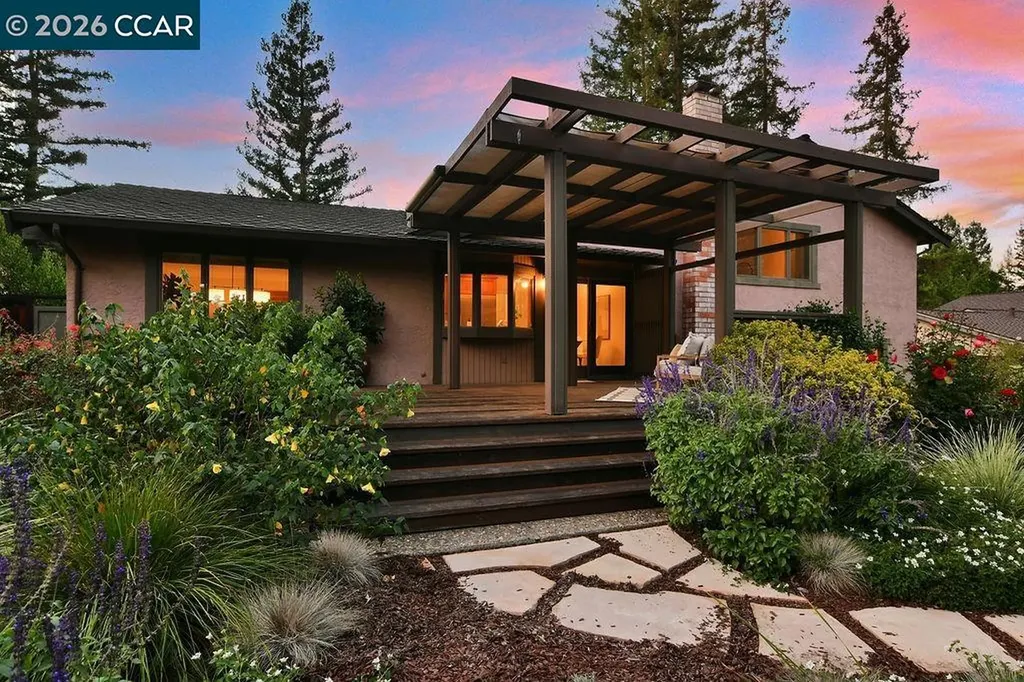 916 Calle Verde Martinez CA 94553