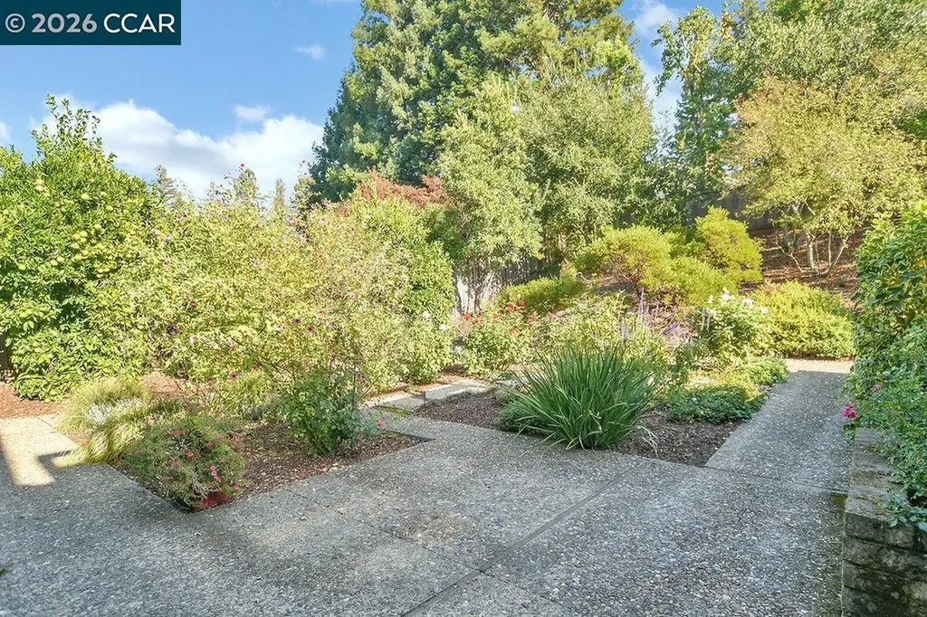 916 Calle Verde Martinez CA 94553