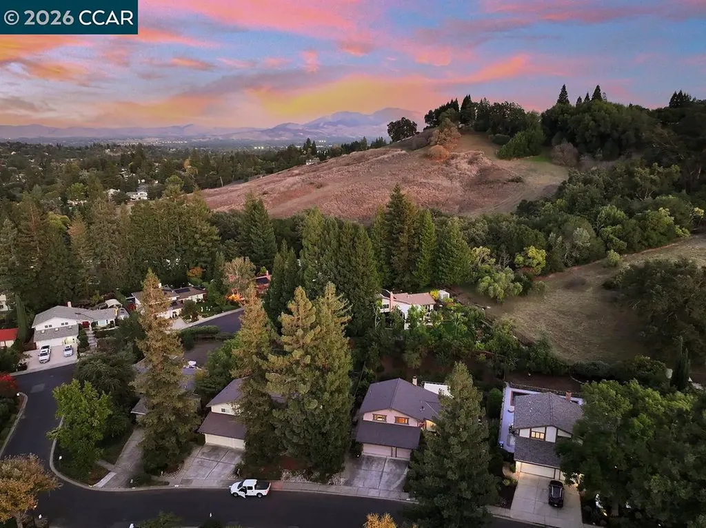 916 Calle Verde Martinez CA 94553