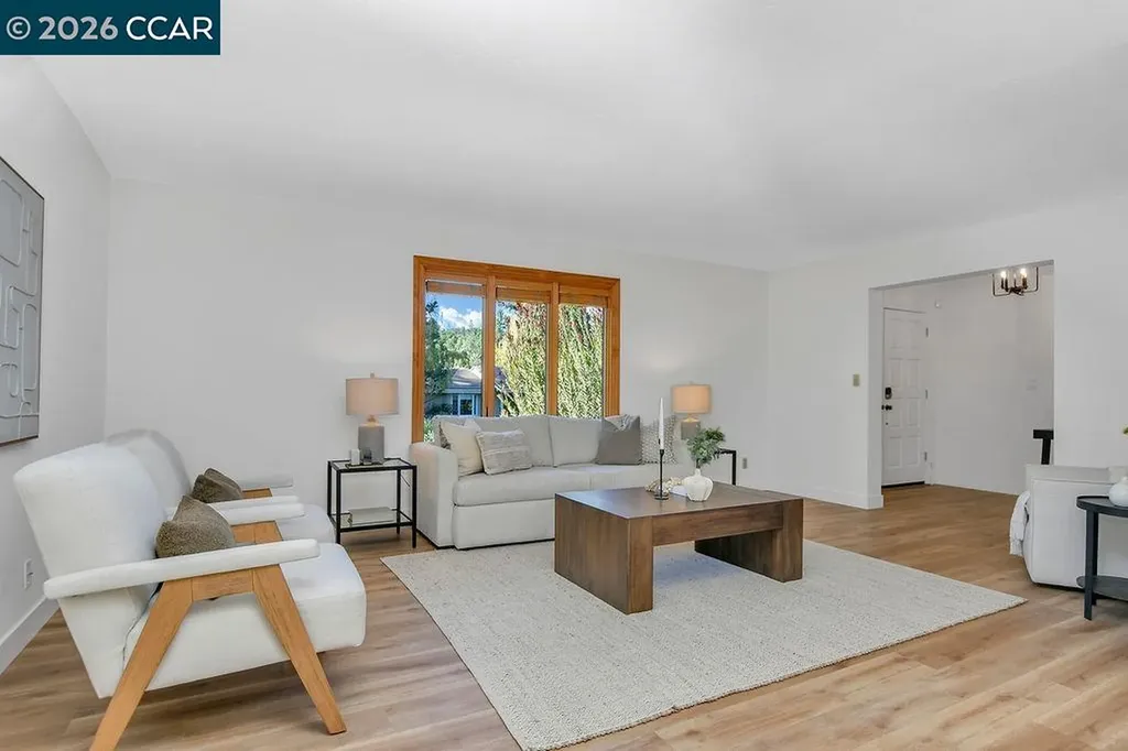 916 Calle Verde Martinez CA 94553