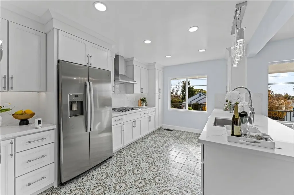 6032 Mauritania Avenue Oakland CA 94605