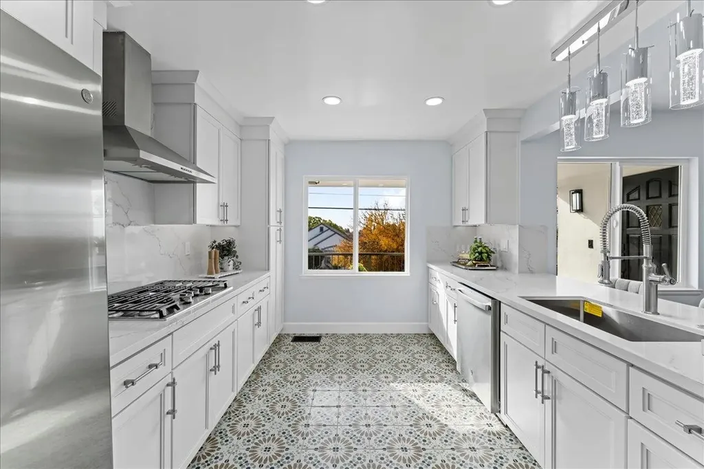 6032 Mauritania Avenue Oakland CA 94605