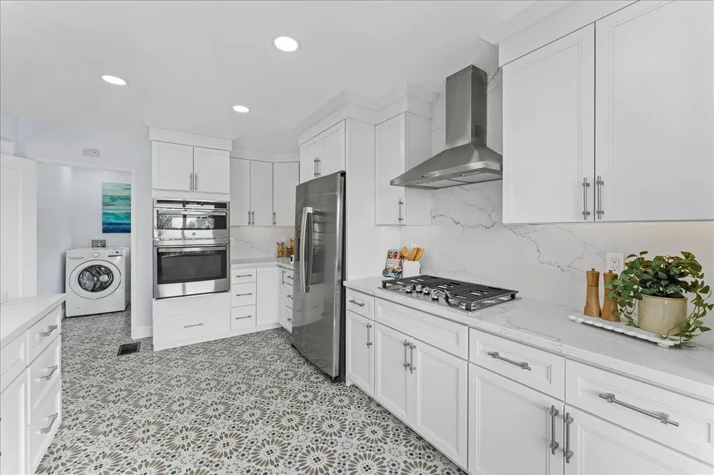 6032 Mauritania Avenue Oakland CA 94605