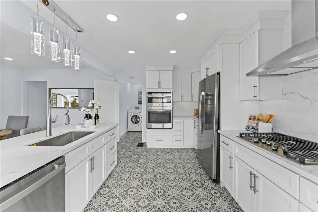 6032 Mauritania Avenue Oakland CA 94605