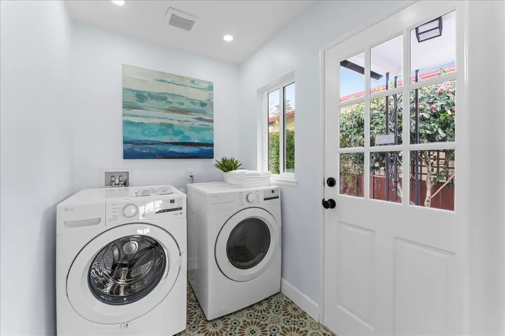 6032 Mauritania Avenue Oakland CA 94605