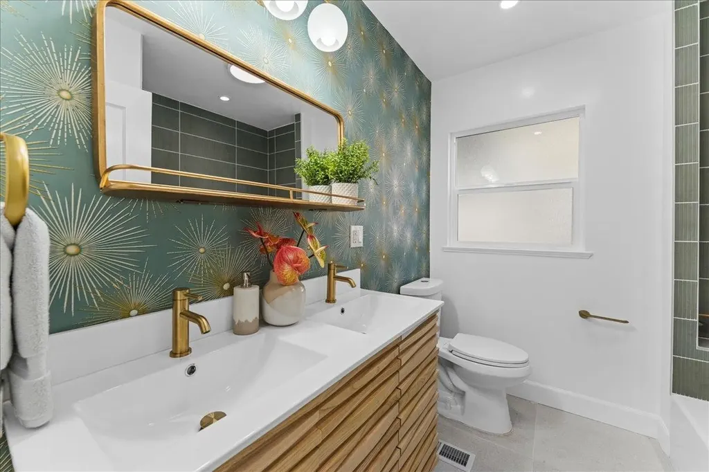 6032 Mauritania Avenue Oakland CA 94605