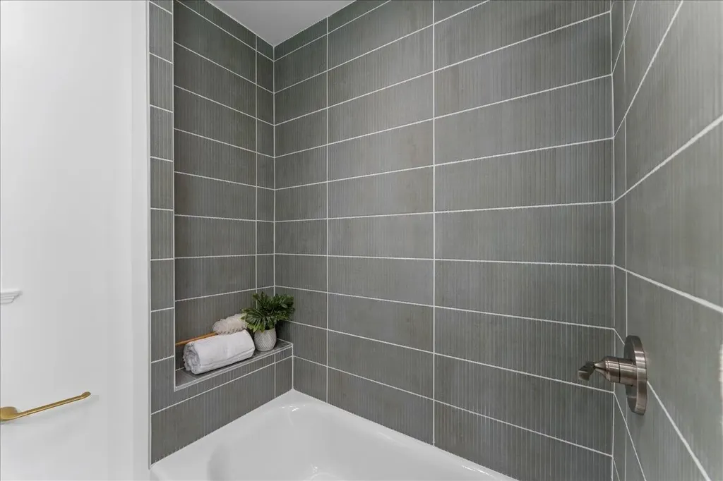 6032 Mauritania Avenue Oakland CA 94605