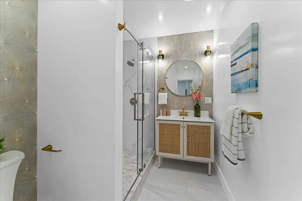 6032 Mauritania Avenue Oakland CA 94605