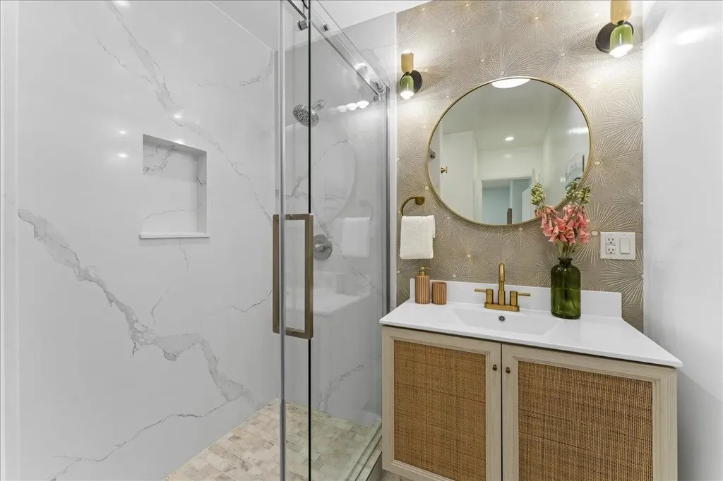 6032 Mauritania Avenue Oakland CA 94605