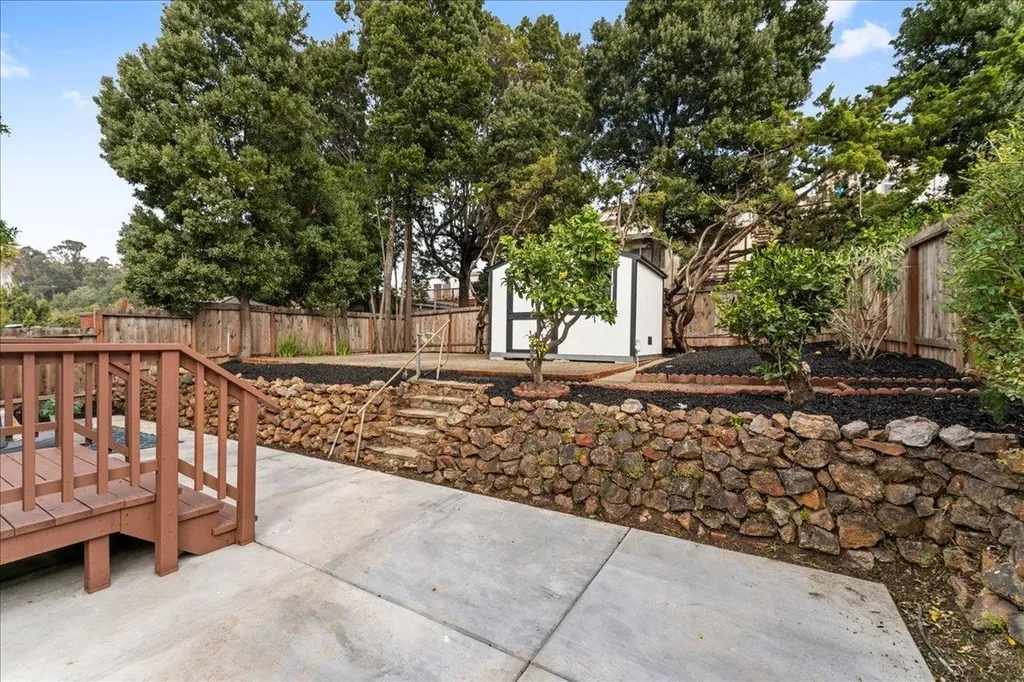 6032 Mauritania Avenue Oakland CA 94605