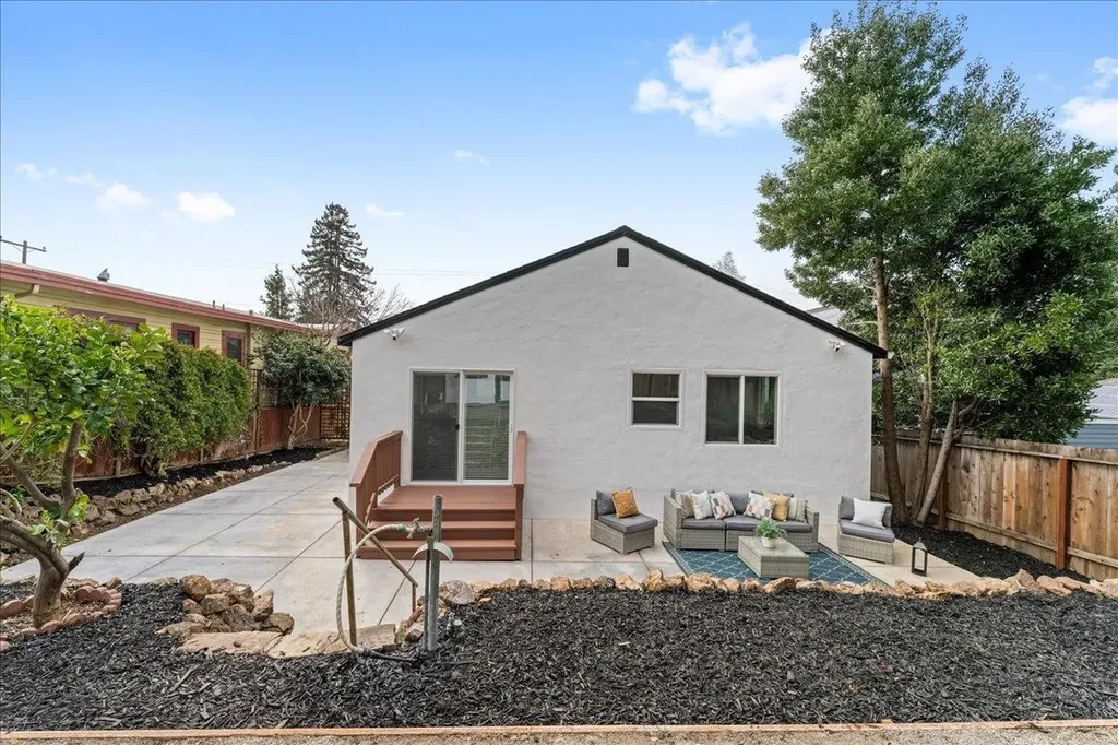 6032 Mauritania Avenue Oakland CA 94605