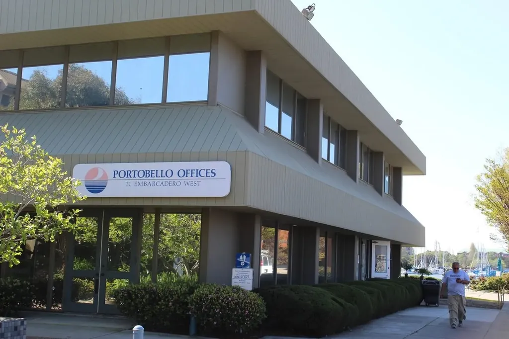 11 Embarcadero #210 Oakland CA 94607