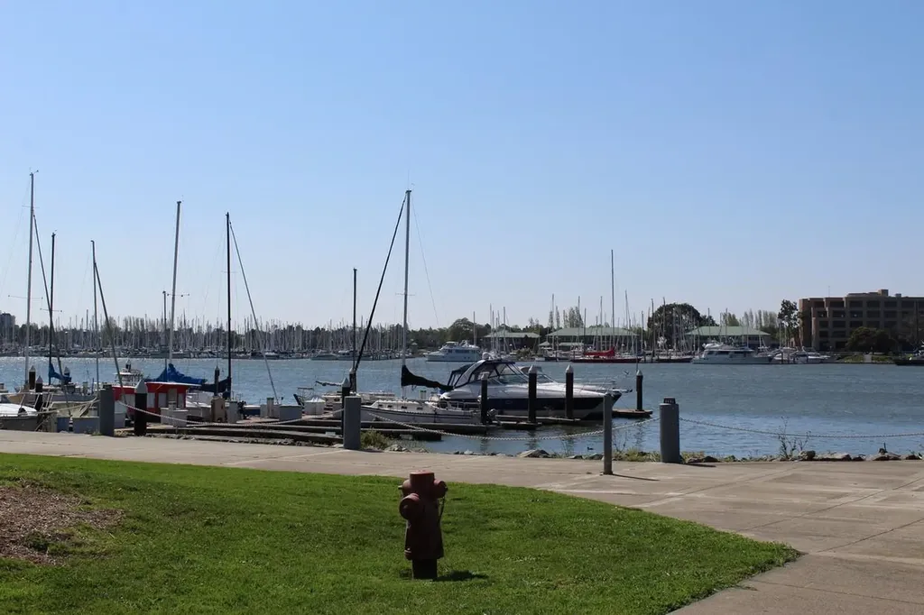 11 Embarcadero #210 Oakland CA 94607