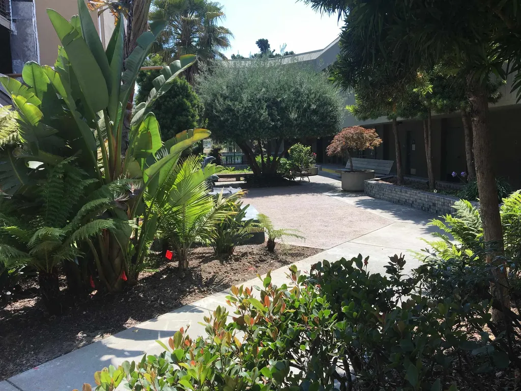 11 Embarcadero #210 Oakland CA 94607